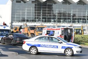 Preminula djevojka povrijeđena u padu nadstrešnice