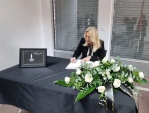 “TUGUJEMO SA BRATSKOM SRBIJOM”: Cvijanovićeva se upisala u knjigu žalosti