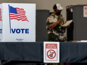 Građani SAD biraju predsjednika: 83 miliona Amerikanaca glasalo ranije