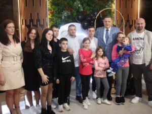 Dodik na proslavi punoljetstva Branku Đuriću kojeg je i krstio (FOTO/VIDEO)