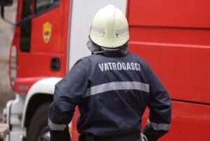 VATROGASCI NA LICU MJESTA: Eksplozija u Novom Sadu