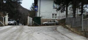 Bačene ručne bombe u dvorište policijske stanice u Zvečanu