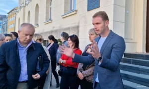 Mobing se nastavlja: Stanivuković tjera radnike Gradske uprave na ulice