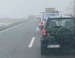 Stravična saobraćajna nesreća: Bebama se bore za život