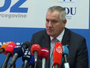 Višković: Tražimo da niko više ne nameće rješenja