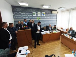 Policija saslušala četiri lica u slučaju kupovine odbornika u Tesliću