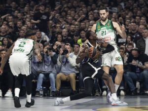 Partizan u paklu “Arene” nadigrao PAO (FOTO/VIDEO)