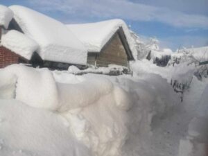 Šest mještana sela Podovi kod Sanskog Mosta već pet dana potpuno odsječeno od svijeta (FOTO/VIDEO)
