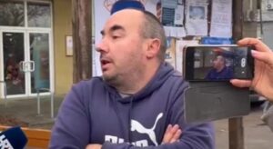 Otac djevojčice iz škole: Napadač pobjegao u ambulantu, sav krvav