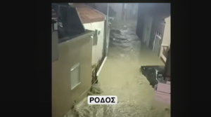 OLUJA RAZARA GRČKU: Srušen most, ima žrtava VIDEO