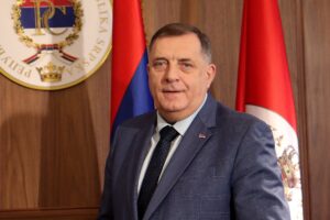 Dodik: Da 2025. bude godina u kojoj ćemo jedni drugima pružiti ruku
