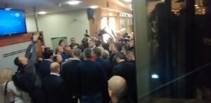 Drama u NSRS se nastavlja: Stanivuković i Petrović pokušali da uđu u skupštinsku salu
