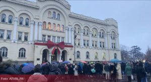 ‘Protest prop'o’: Nekolicina ‘natjeranih’ na Stanivukovićevom protestu