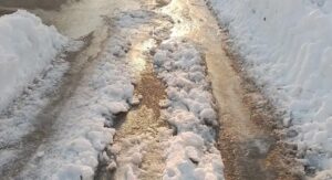 Banjalučka ulica kao staklo: Ljudi padaju, ni zrno soli nije bačeno