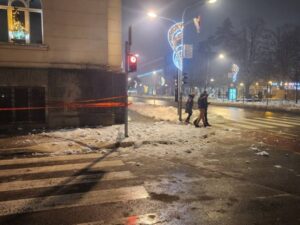 Dječak na kojeg je pao snijeg sa krova Gradske uprave državljanin Slovenije
