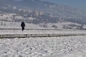 Uznemirujući video širi se BiH: Kangala pustio na psića