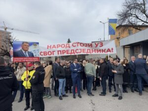 Brojni građani pred Sudom BiH; Podrška Dodiku i Lukiću