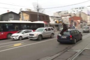 Studentkinja povrijeđena na protestu u stabilnom stanju, dekani osudili napad