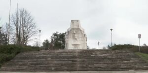Banjalučani ogorčeni na Stanivukovića: Nećemo dinosauruse na Banj brdu