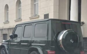 STANIVUKOVIĆ OBNOVIO VOZNI PARK: Porodica iskeširla stotine hiljada maraka za nove mercedese