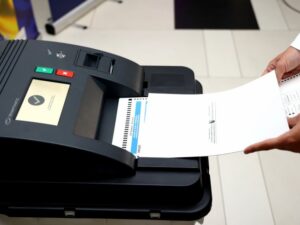 SKANDAL: Skeneri za izbore u BiH kupljeni od firme osumnjičene za manipulaciju izbornim rezultatima u SAD