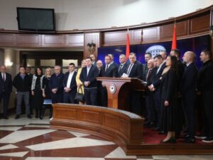 Dodik: Grad Banjaluka da obezbijedi besplatan prevoz i vrtiće, predsjednik i Vlada daju 15 miliona KM za gradnju vrtića