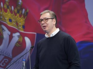 Vučić o incidentu sa gumom: Zamalo da mnogi budu srećni