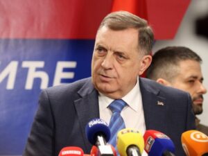 Dodik Uzunovićevoj: Možete me odmah osuditi na zatvor ako mi predočite odluku kojom je Šmit imenovan