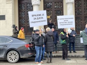 Protest radnika DEPOT-a ispred banjalučke Gradske uprave
