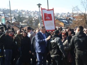 Predsjednik Srpske uz veliki aplauz stigao u Sud BiH