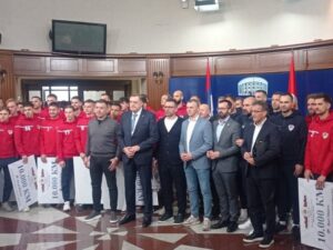 Prijem za FK Borac – po 10.000 KM za istorijski uspjeh, predsjedniku Srpske lopta iz Ljubljane i dres sa potpisima
