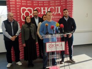Lukač: I školarcima i studentima obezbijediti besplatan gradski prevoz