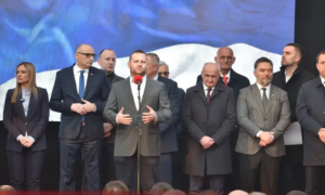 Lukić: Danas narod donosi najvažniju presudu