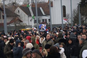 Veliki broj ljudi na skupu “Srećemo se na Sretenje” (FOTO)