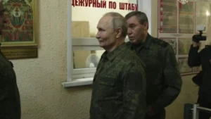 Putin u vojničkoj uniformi posjetio Kursku oblast: Protivnik će uskoro biti uništen