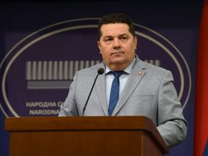 Stevandić: Raspisivanje potjernice osveta jer se ništa nije desilo na protestu u subotu