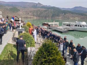 U Starom Brodu služen parastos povodom 83 godine od ustaškog zločina nad 6.000 Srba