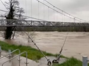 Teška situacija u Priječanima; Zatvoren saobraćaj preko Trnskog mosta