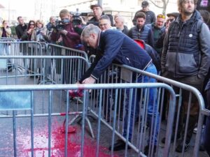 Incidenti ispred Skupštine grada Beograda, uhapšene dvije osobe
