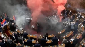 Poslanik Jasmina Obradović dobila moždani udar nakon što je pogođena šok bombom