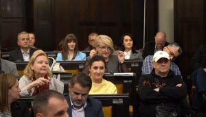 Žustra rasprava u Banskom dvoru; Građani traže odgovornost Grada: Rupetine u centru, kružni tokovi niču kao gljive!