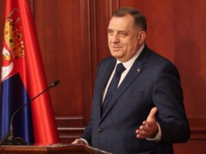 Dodik: Danas u Beogradu podržati Vučića, narod i državu
