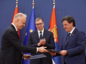 Srbija i Mađarska potpisale dokument u oblasti odbrane, Vučić: Idemo ka stvaranju vojne alijanse