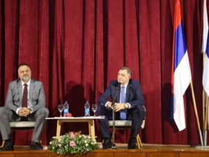 Dodik sa građanima Dervente; Značajna sredstva za unapređenje lokalnih kapaciteta