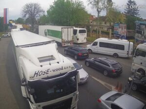 AMS Srpske upozorava na velike gužve na graničnim prelazima, informacije na broj 1285