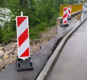 Priječani razoreni – klizište, voda, udarne rupe; Nadležni nemaju sluha za kivne mještane VIDEO