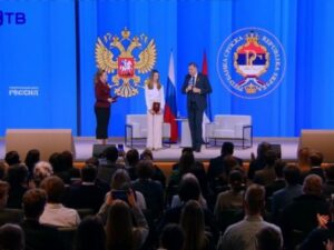 Predsjednik Dodik uručio poklone Mariji Davidović i Oljgi Skabejevoj