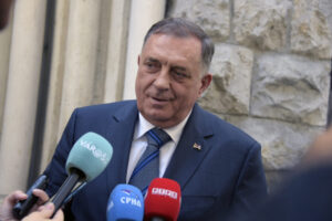 Dodik: Eparhija budimska dokaz vjekovnog postojanja Srba, Srpska podržava SPC