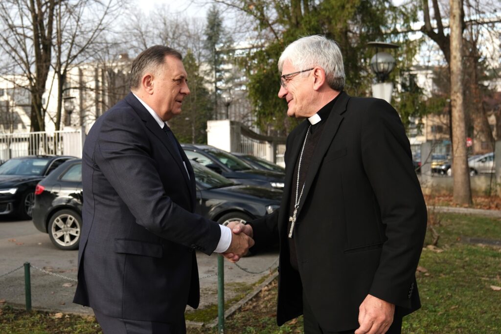 Dodik sa biskupom Majićem: „Marija Zvijezda“ treba biti vraćena Katoličkoj crkvi