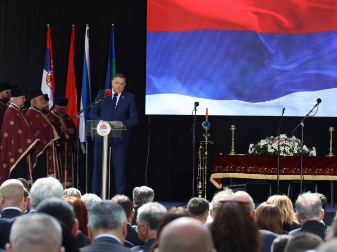 Dodik u Donjoj Gradini: Ovdje nema mjesta politici, ovo je istina